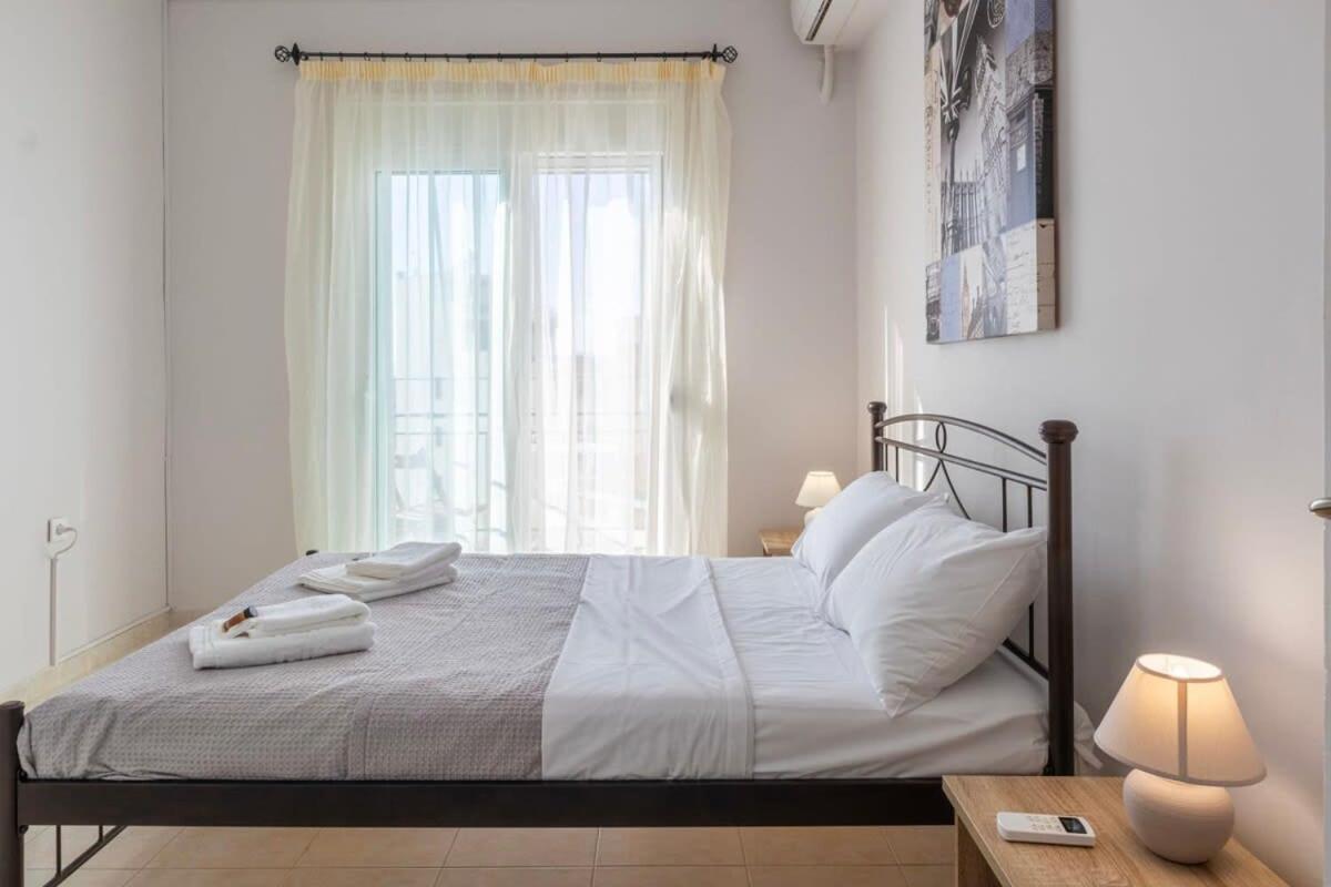 Comfy Central Square Gem With Balcony Διαμέρισμα Καλαμάτα Εξωτερικό φωτογραφία