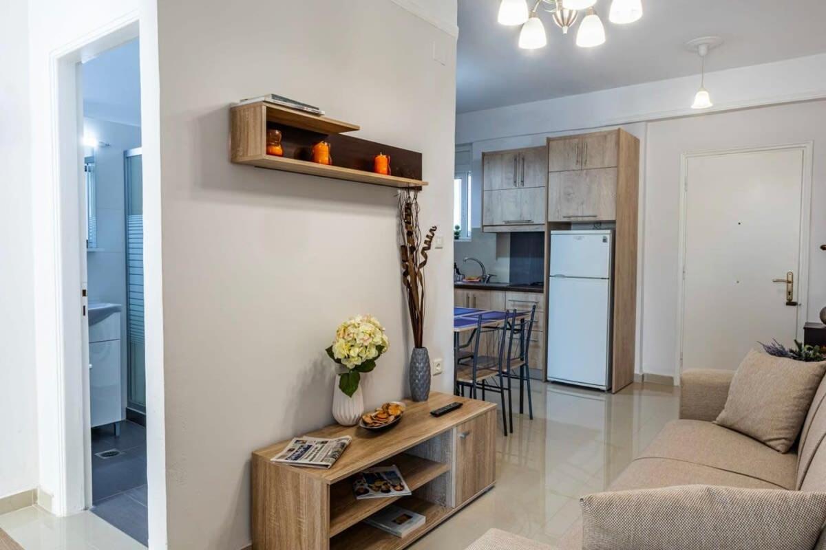 Comfy Central Square Gem With Balcony Διαμέρισμα Καλαμάτα Εξωτερικό φωτογραφία